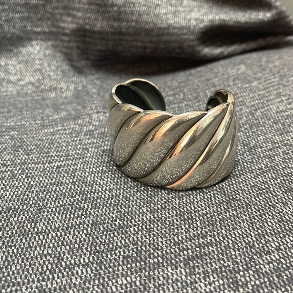 David Yurman cuff in excellent condition.